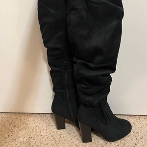 Sexy black heeled over the knee boots. Bought from Fashion Nova 🖤